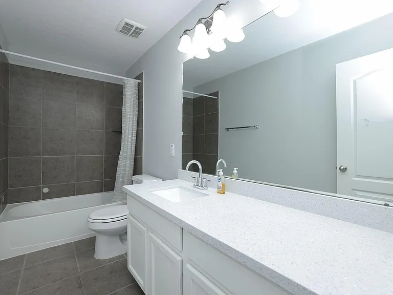 19 Canterborough Pl — Photo 31