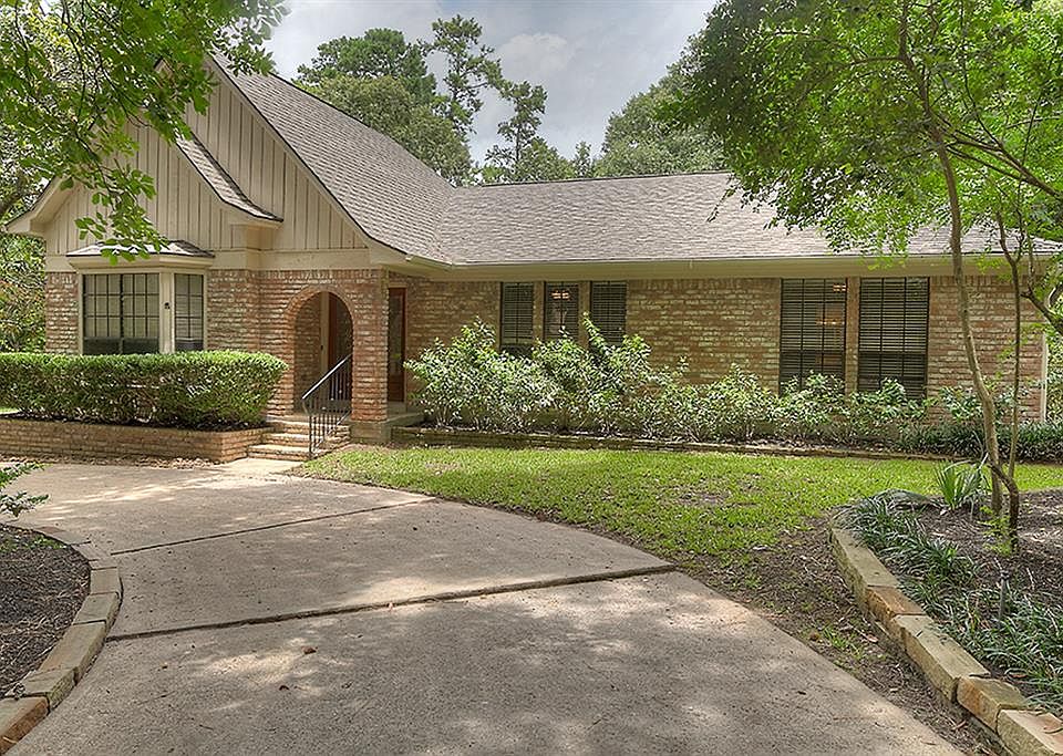 1st image of 12 Village Hill Dr