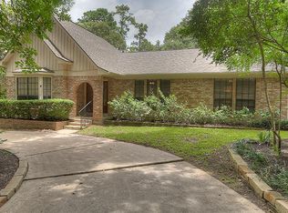 12 Village Hill Dr, Conroe, TX 77304