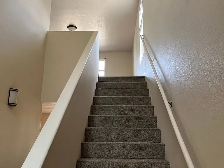 296 N Torrey Pines Cir — Photo 20