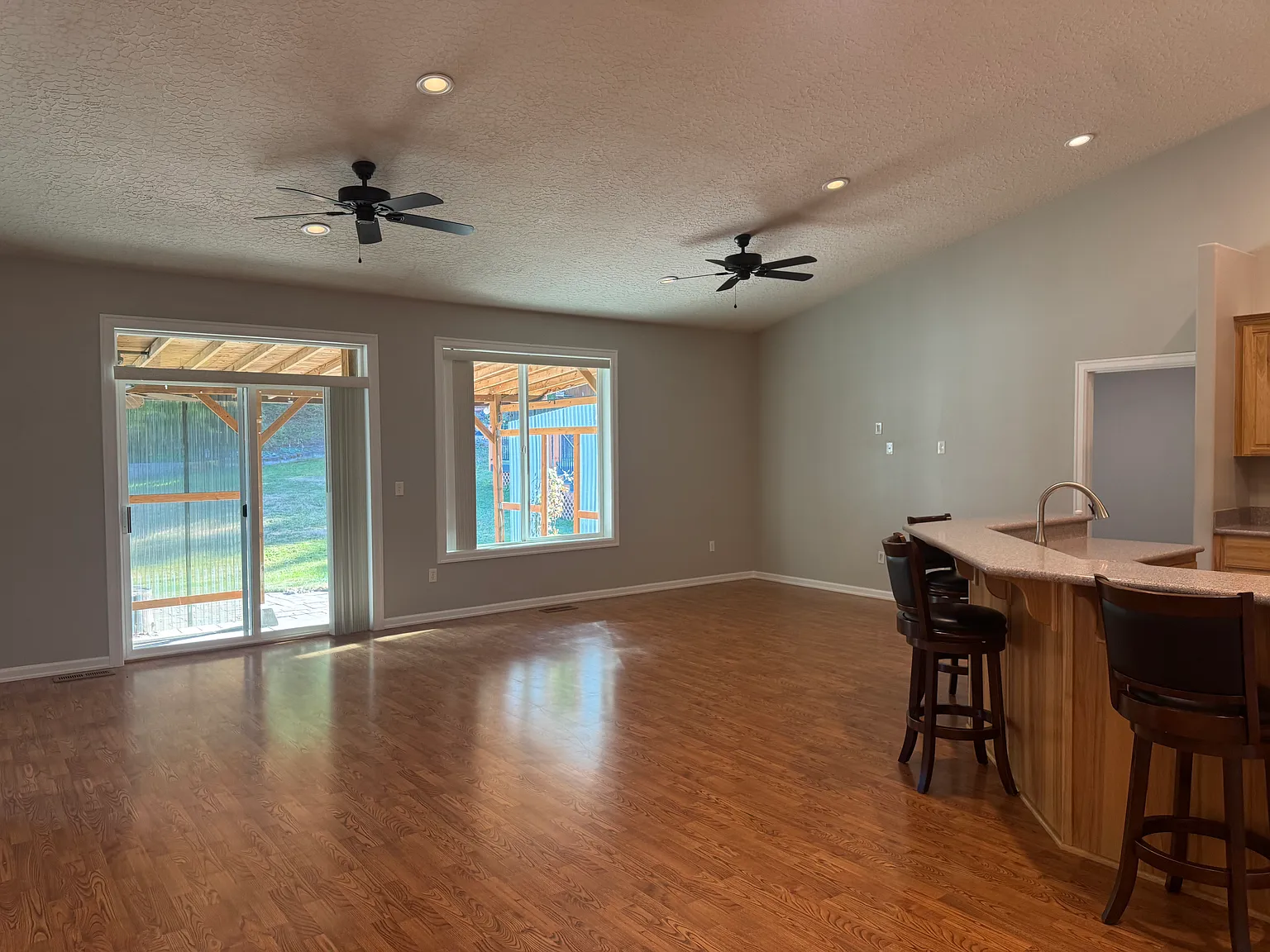 3 bed, 2166 sqft, $2,400 — Photo 3