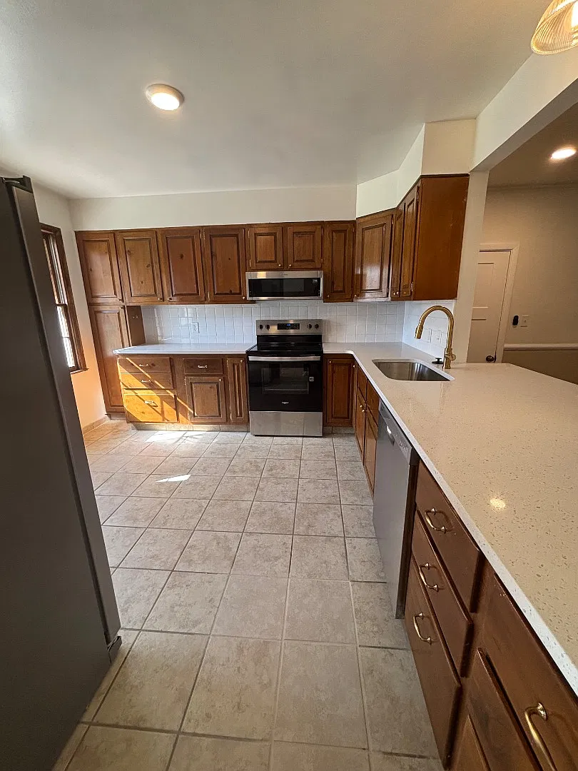 120 Carlton Rd — Photo 4