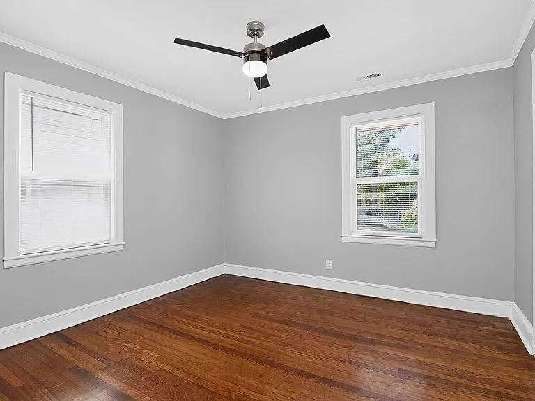 305 Sylvania Ave — Photo 10