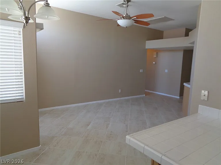446 Nancy Dr — Photo 9