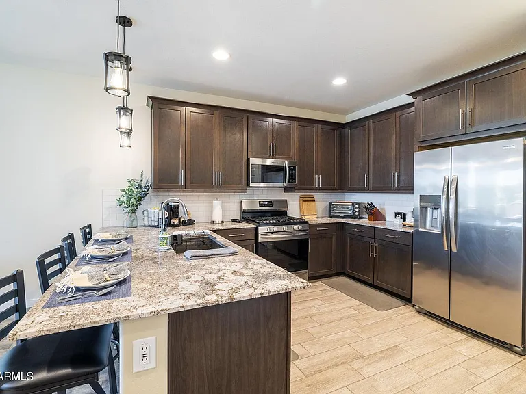8924 W Solano Dr — Photo 14