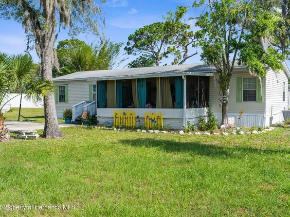 9725 Gary St, Hudson, FL 34669