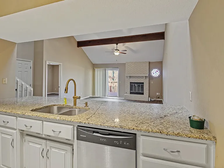 3202 Cardinal Creek Cir — Photo 6