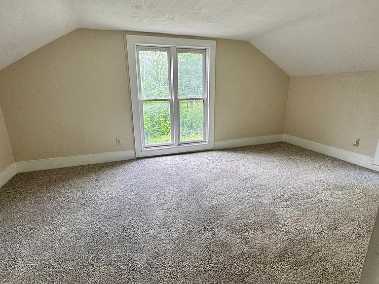 7246 Tonawanda Creek Rd — Photo 13