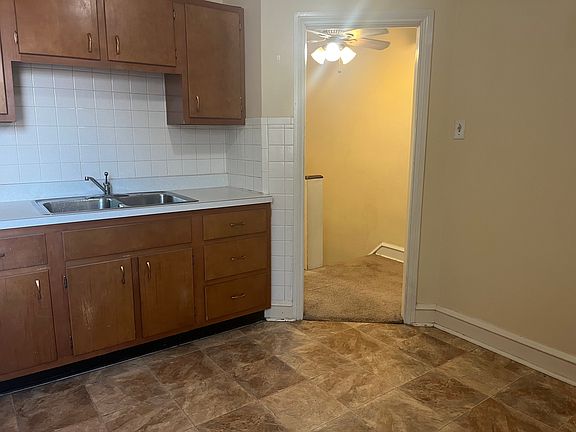 3rd image of 3427 Sheffield Ave #2