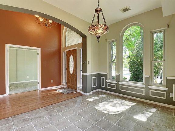 3rd image of 413 Settlers Valley Dr
