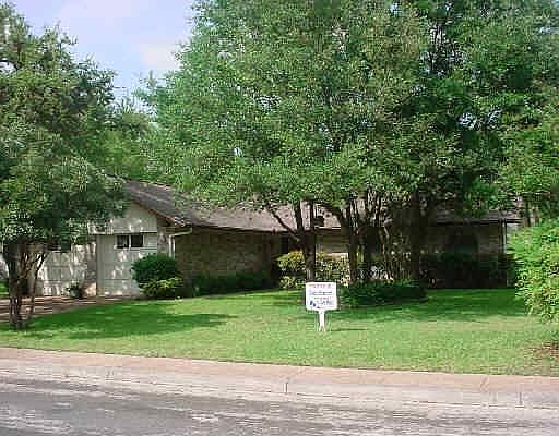 3rd image of 2611 WILLOW CREST