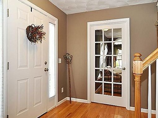 2nd image of 14 Nicole Dr