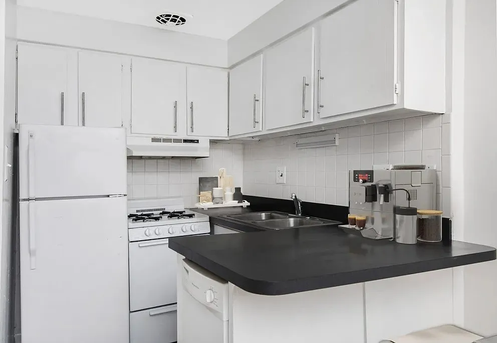 455 W. Wellington — Photo 4