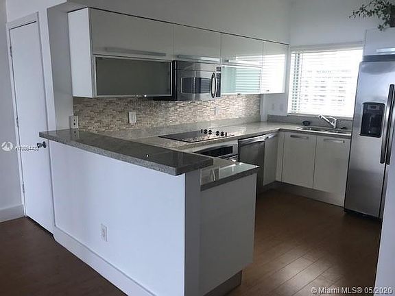 4th image of 601 NE 36th St APT 2309