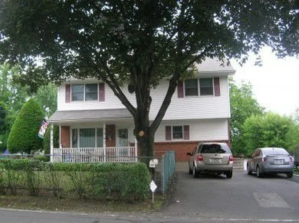 31 Tomkins Ave, Stony Pt, NY 10980