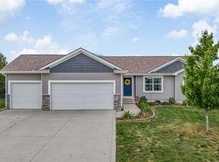 718 SW 40th St, Ankeny, IA 50023