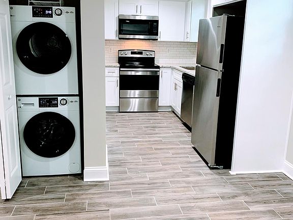 3rd image of 4330 Tucker North Dr