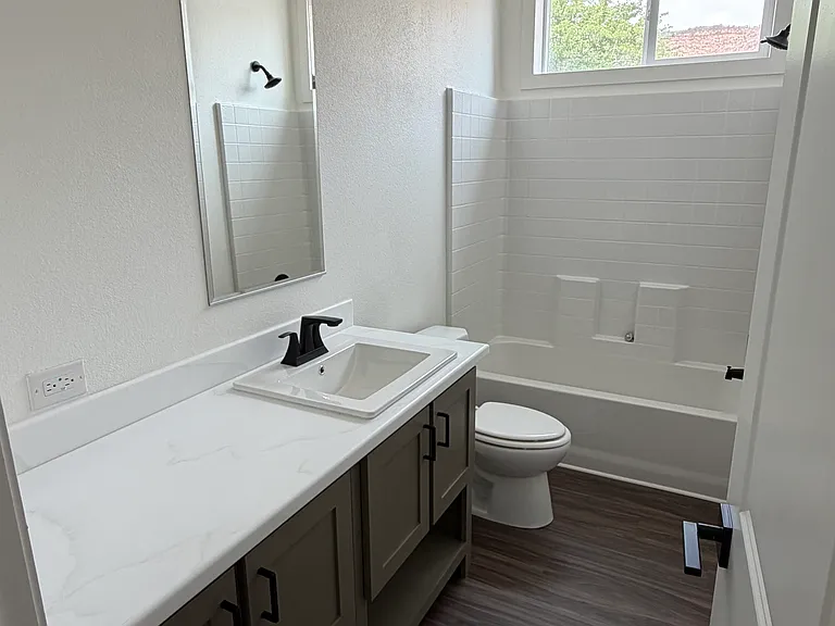 470 E Jessop Ave — Photo 12