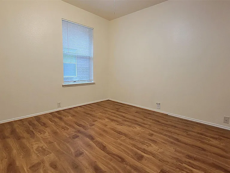 4831 Dark Canyon Ct — Photo 8