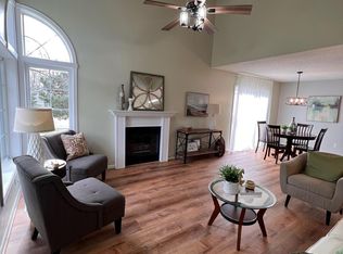 900 106th Ln NW APT 4, Coon Rapids, MN 55433