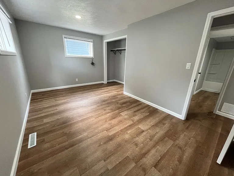 4300 S Hickory Hill Rd — Photo 23