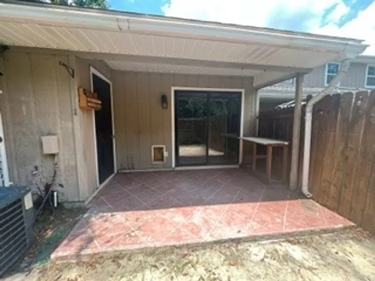 1206 Stephen Dr #1 — Photo 18