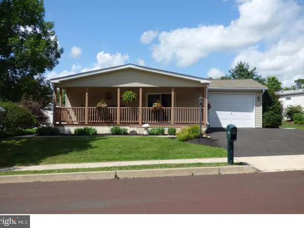 277 W 4th St, Red Hill, PA 18076