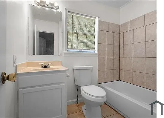 4 bed, 2000 sqft, $2,500 — Photo 4