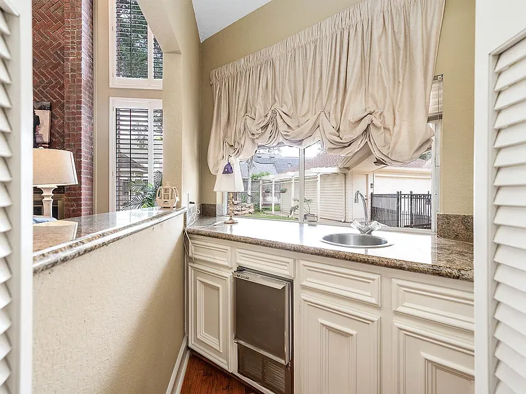 3702 Belle Grove Ln — Photo 14