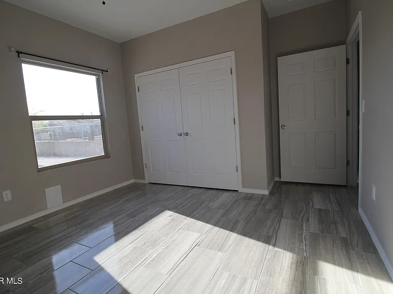 517 Val Verde St #B — Photo 22