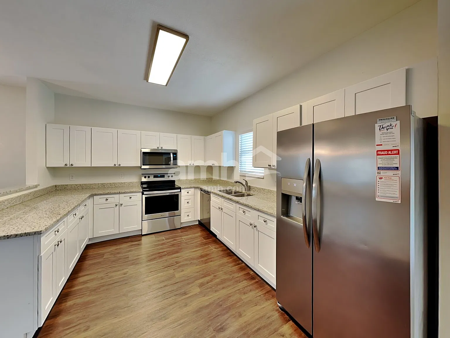 3 bed, 2.5 bath, 1700 sqft, $2,325 — Photo 3