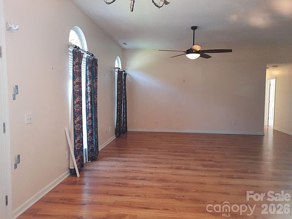 3rd image of 5921 Brookstone Dr NW