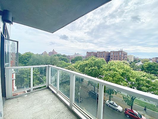 5th image of 601 Ocean Pkwy APT 5E