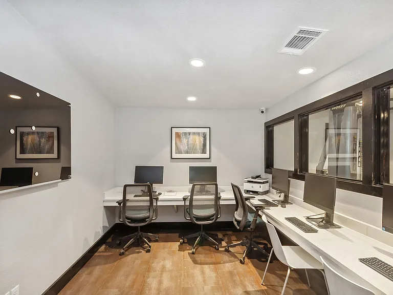 Property business center/computer lab
