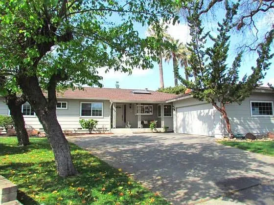 3230 Trifari Pl photo 1
