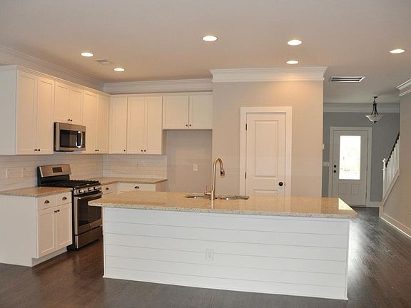 5th image of 4976 Jenkins Ave