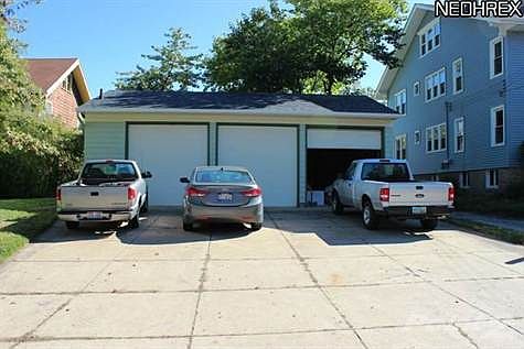 3rd image of 17225 Clifton Blvd