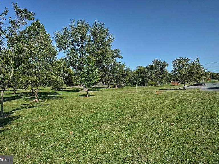 821 Stratford Way — Photo 10