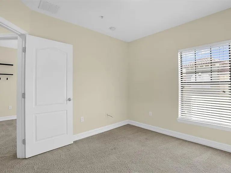 4636 Messina Dr — Photo 29