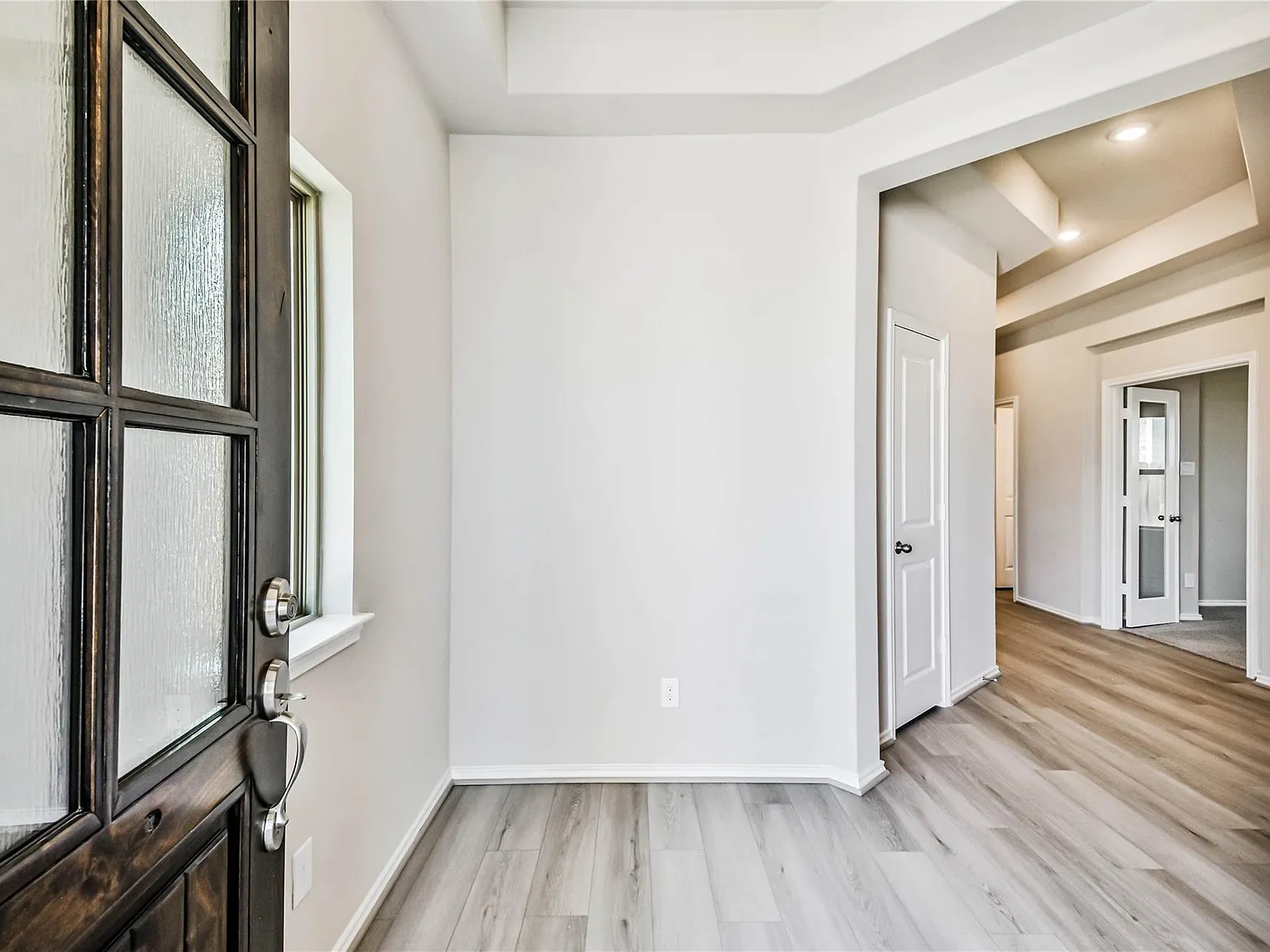 3 bed, 2.5 bath, 1896 sqft, $2,650 — Photo 3