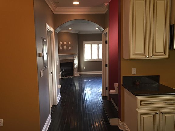 4th image of 4325 Stern Ave APT 5