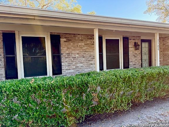 5th image of 1104 Newhall