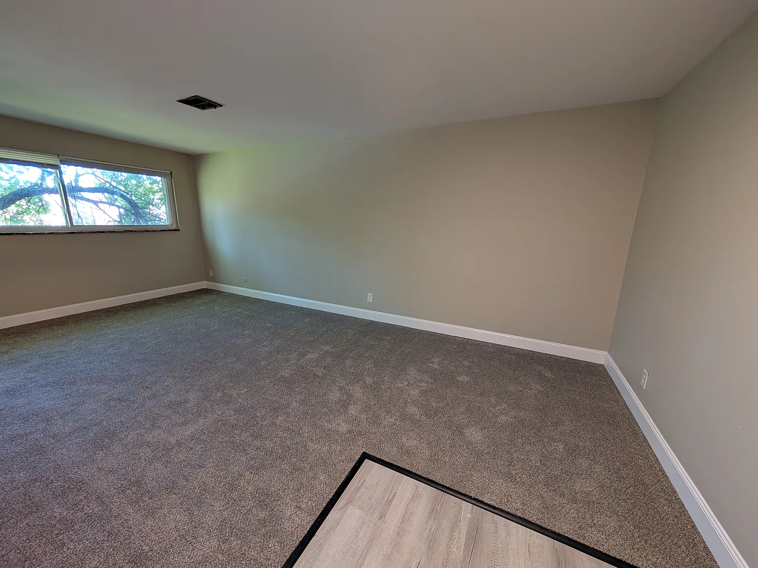 2 bed, 900 sqft, $1,100 — Photo 3