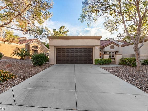 5th image of 2625 Desert Glen Dr