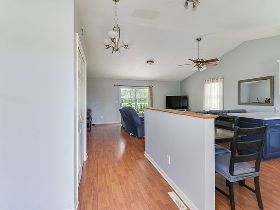3rd image of 1401 W Indian Dr