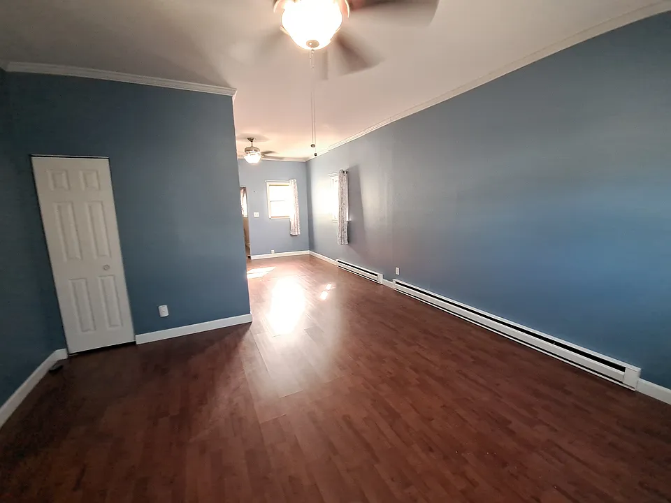 718 Center St