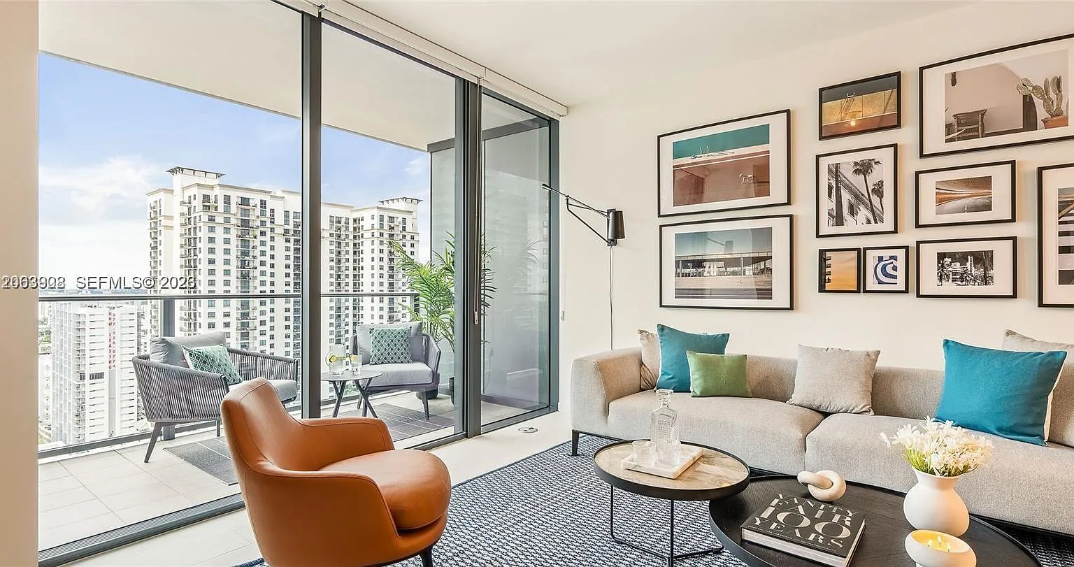 Brickell Flatiron Condo — Photo 4