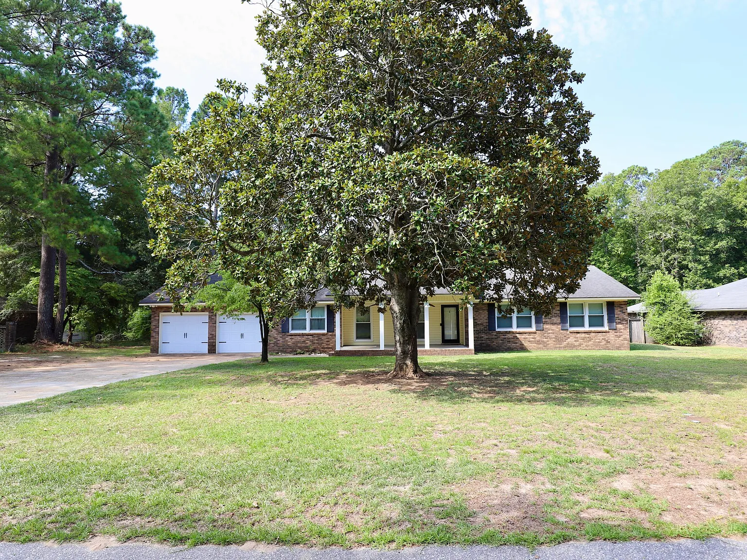 3 bed, 2.0 bath, 1945 sqft, $2,200 — Photo 1