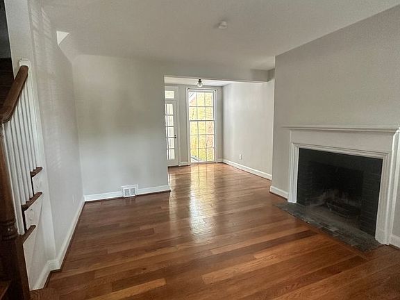 4th image of 728 S Royal St