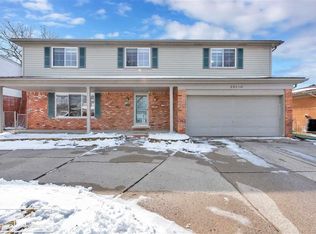 22830 22830 Canterbury, Saint Clair Shores, MI 48080